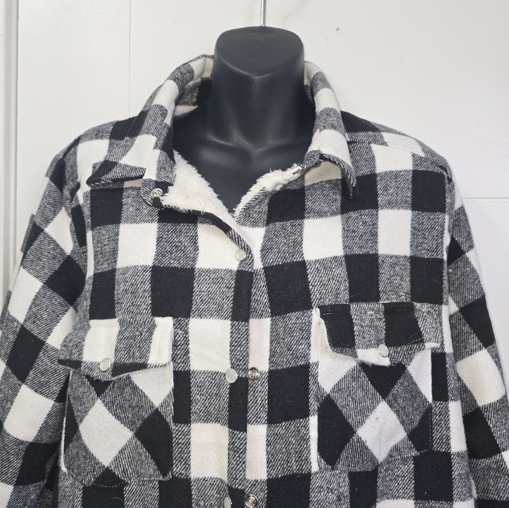 Bluivy Plaid Sherpa Lined Black/White Checkered Shacket Sz L - Picture 3 of 10